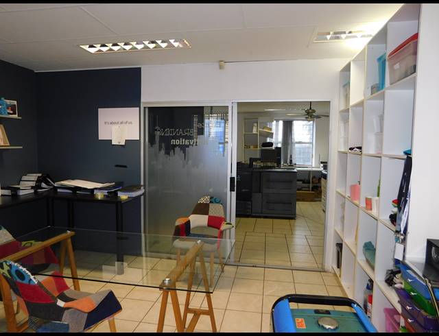 162M² OFFICE TO LET IN FERNDALE